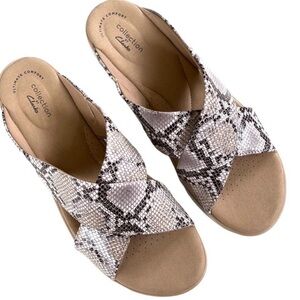 Like New Clarks Sandals